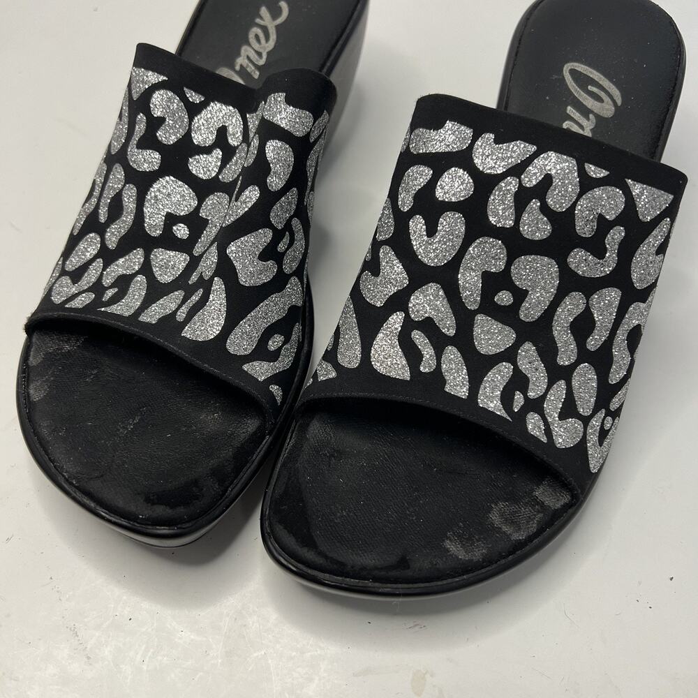 Onex Women's Wedge Sandals Black Sparkly Silver Animal Print Wedge Size 7 (37) - Picture 4 of 13
